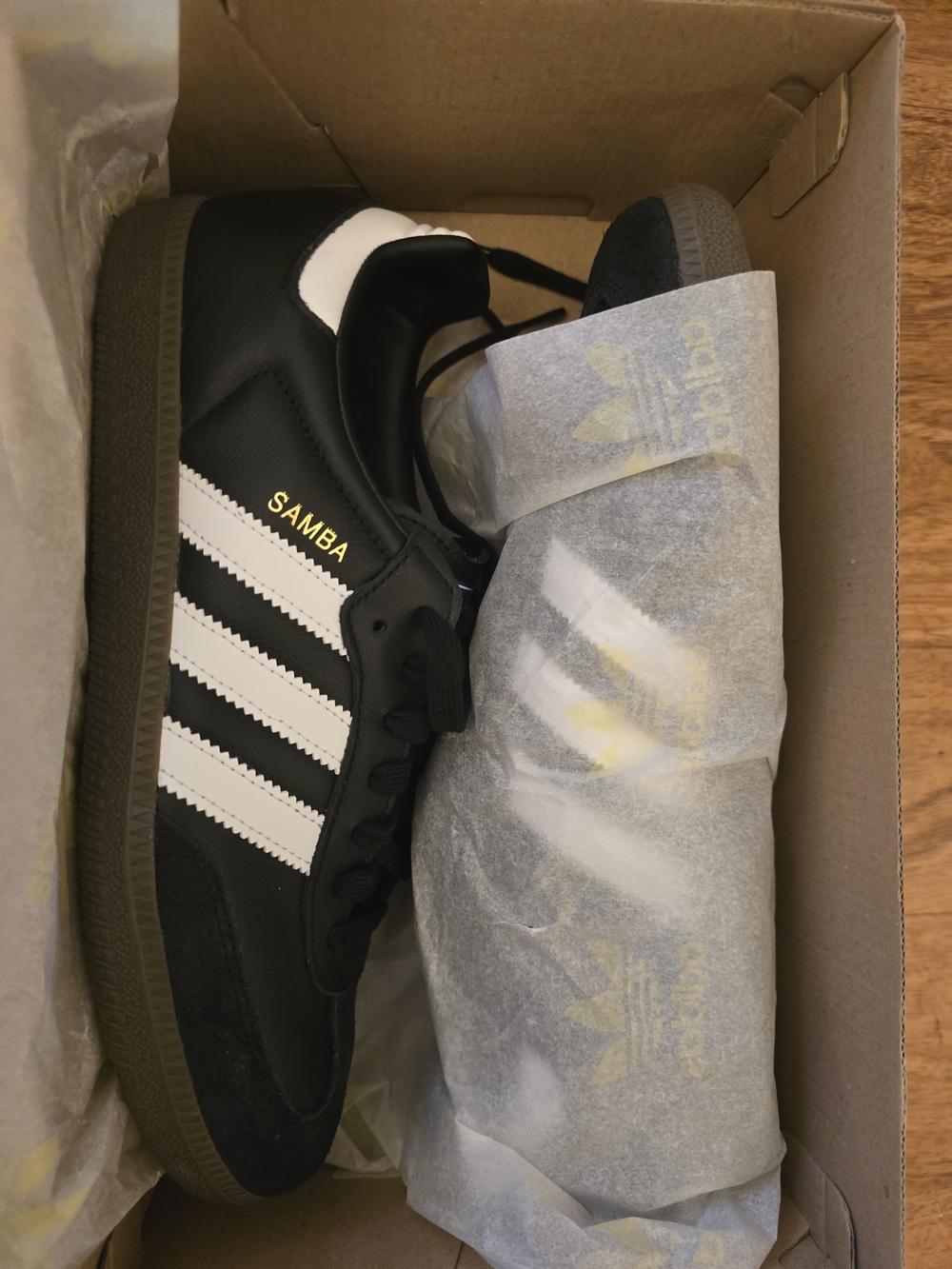 NIB Adidas Samba Men's Black/White Classic Sneakers